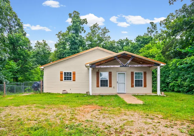 Homes for sale in Hopkinsville, KY | 780 Rosetown Rd, Hopkinsville, KY 42240 | MLS# 26018315