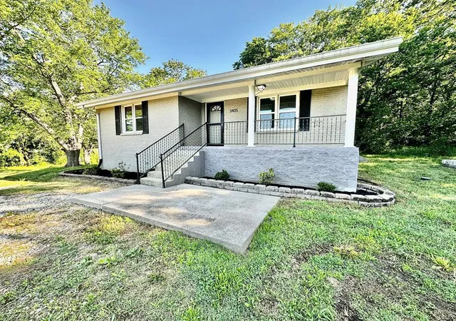 Photo 1 of Sale Pending at 3405 Madisonville Rd, Hopkinsville, KY 42240 | MLS# 26018331 | Listing updated on 2026-08-29