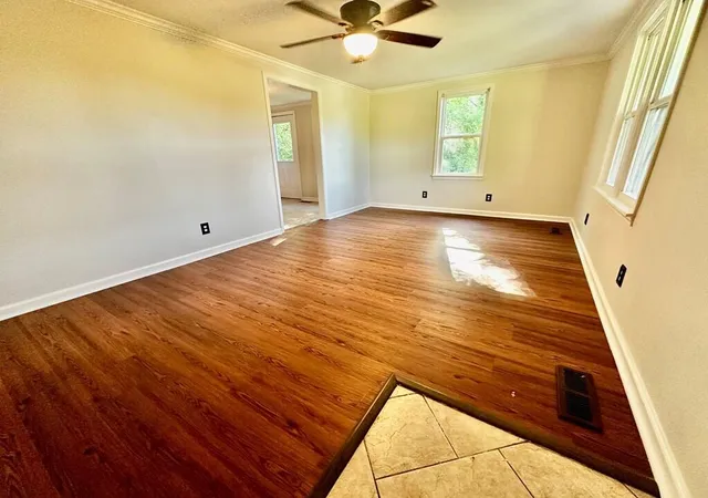 Photo 2 of Sale Pending at 3405 Madisonville Rd, Hopkinsville, KY 42240 | MLS# 26018331 | Listing updated on 2026-08-29