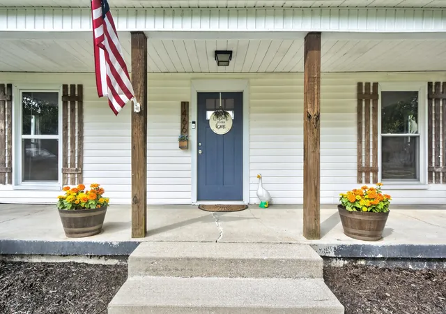Photo 2 of Single family home for sale at 1466 Harrodsburg Rd, Lawrenceburg, KY 40342 | MLS# 26018378 | Listing updated on 2026-10-13
