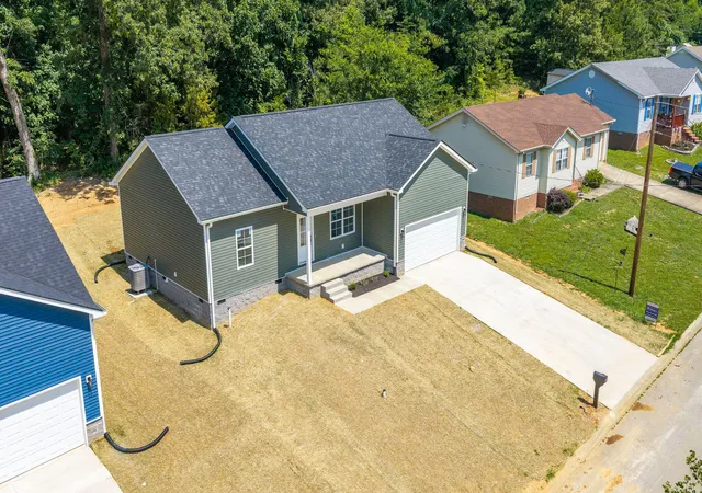 Homes for sale in Hopkinsville, KY | 320 Pine Hill Dr, Hopkinsville, KY 42240 | MLS# 26018370