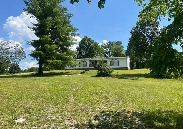 Homes for sale in Corbin, KY | 298 S Combs Ave, Corbin, KY 40701 | MLS# 26018379