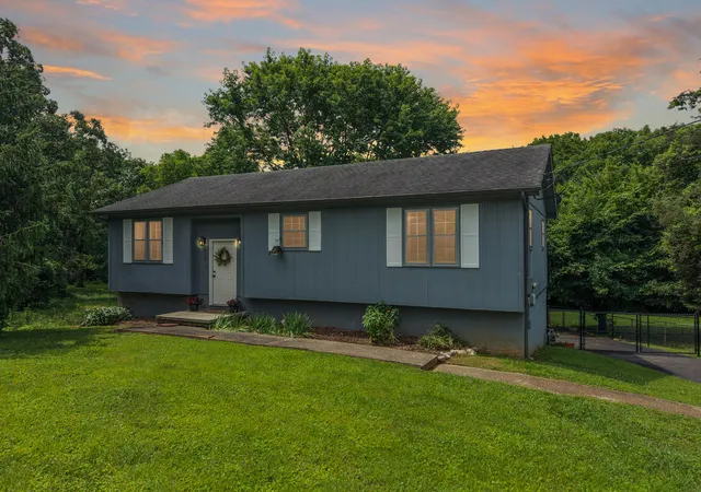 Single family home for sale at 3504 Bahama Dr, Hopkinsville, KY 42240 | MLS# 26018390