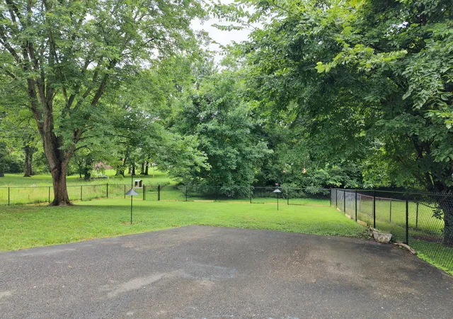 Photo 3 of Single family home for sale at 3504 Bahama Dr, Hopkinsville, KY 42240 | MLS# 26018390 | Listing updated on 2026-07-18