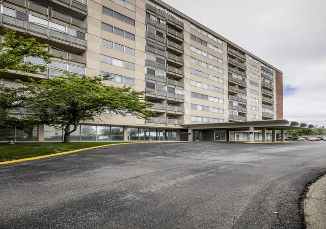Photo 2 of Condo for sale at 2121 Nicholasville Rd #205, Lexington, KY 40503 | MLS# 26020272 | Listing updated on 2026-07-31