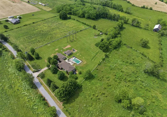 Photo 3 of Sale Pending at 716 Smith Martin Ln, Cynthiana, KY 41031 | MLS# 26018681 | Listing updated on 2026-09-11