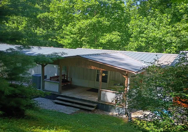 Photo 2 of Single family home for sale at 183 Shoemaker Ln, Monticello, KY 42633 | MLS# 26018568 | Listing updated on 2026-07-20
