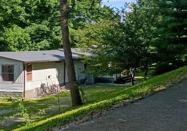 Photo 3 of Single family home for sale at 183 Shoemaker Ln, Monticello, KY 42633 | MLS# 26018568 | Listing updated on 2026-07-20