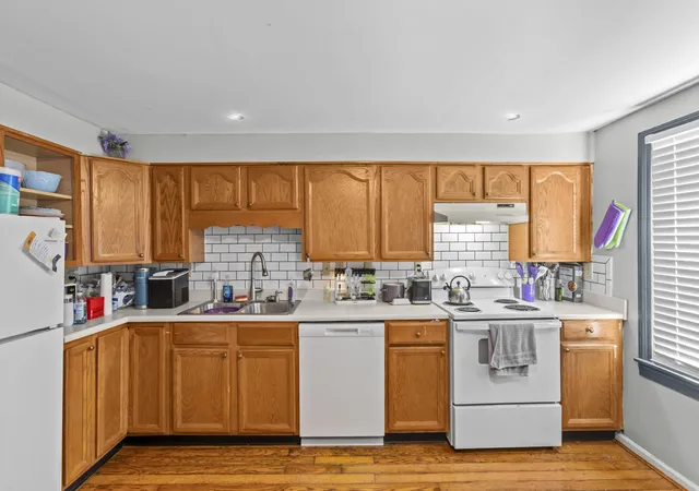 Listing Photo 3 - Condo for sale in building located at 209 S 1st St, Nicholasville, KY 40356