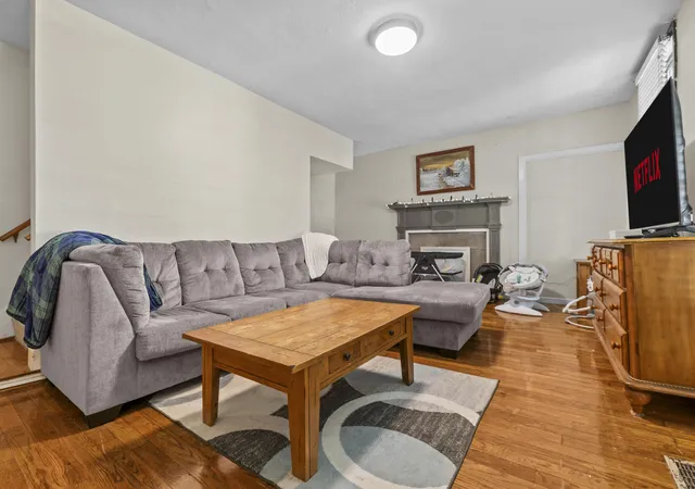 Listing Photo 5 - Condo for sale in building located at 209 S 1st St, Nicholasville, KY 40356