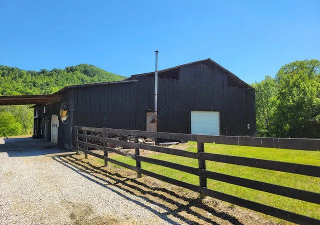 Photo 3 of Single family home for sale at 929 Pine Grv Rd, Olympia, KY 40358 | MLS# 26018430 | Listing updated on 2026-10-13