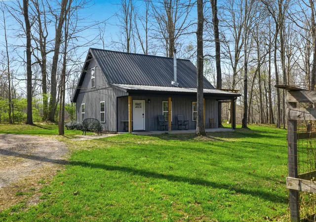 Photo 2 of Single family home for sale at 376 Shugars Hl Rd, Liberty, KY 42539 | MLS# 26018699 | Listing updated on 2026-09-01