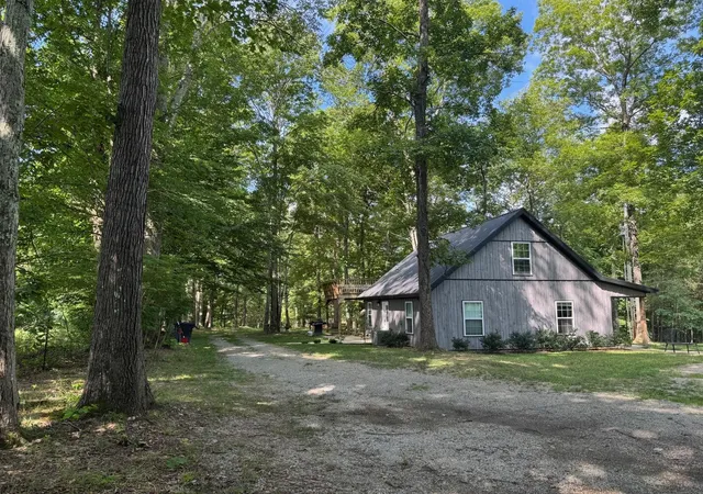 Photo 2 of Single family home for sale at 376 Shugars Hl Rd, Liberty, KY 42539 | MLS# 26018699 | Listing updated on 2026-09-01