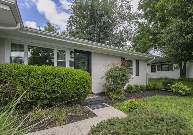 Photo 2 of Single family home for sale at 3475 Greentree Rd, Lexington, KY 40517 | MLS# 26018650 | Listing updated on 2026-09-15