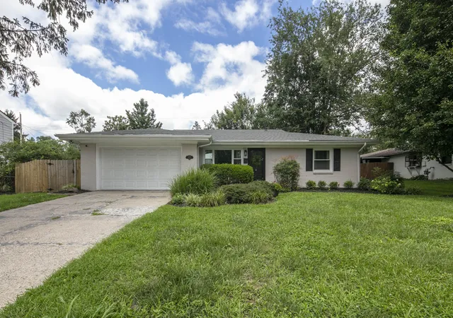 Photo 1 of Single family home for sale at 3475 Greentree Rd, Lexington, KY 40517 | MLS# 26018650 | Listing updated on 2026-09-15
