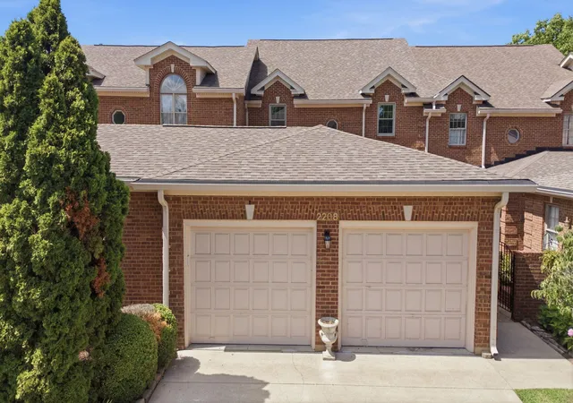 Photo 2 of Townhouse for sale at 2208 Stone Garden Ln, Lexington, KY 40513 | MLS# 26019772 | Listing updated on 2026-09-14