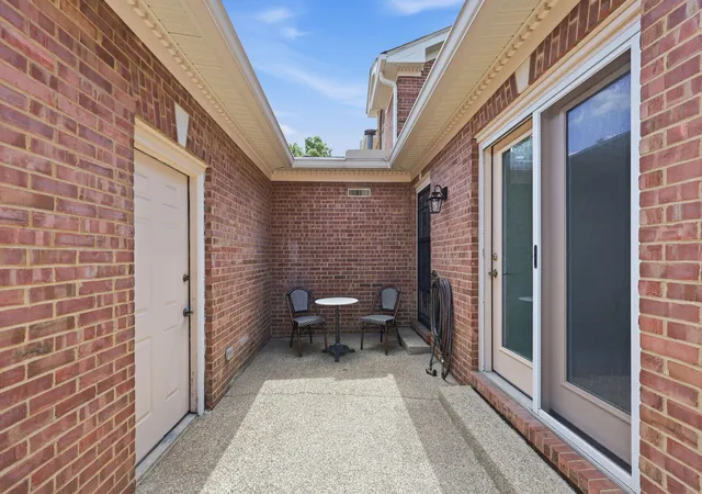 Photo 3 of Townhouse for sale at 2208 Stone Garden Ln, Lexington, KY 40513 | MLS# 26019772 | Listing updated on 2026-10-05