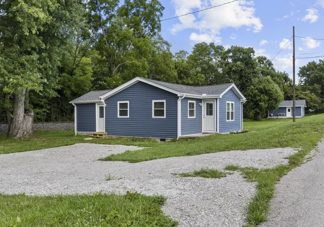 Photo 1 of Sale Pending at 2251 Old Millersburg Rd, Paris, KY 40361 | MLS# 26018518 | Listing updated on 2026-09-22