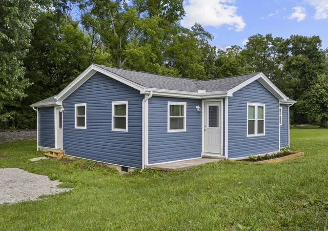Photo 2 of Sale Pending at 2251 Old Millersburg Rd, Paris, KY 40361 | MLS# 26018518 | Listing updated on 2026-09-22
