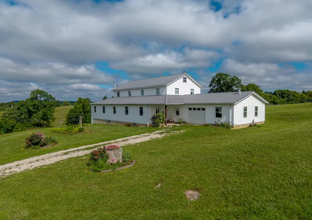 Photo 3 of Single family home for sale at 925 Sunset Locust Rd, Hillsboro, KY 41049 | MLS# 26018623 | Listing updated on 2026-07-18