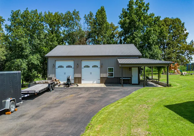 Photo 4 of Single family home for sale at 731 Elderberry Ln, Mayfield, KY 42066 | MLS# 26018524 | Listing updated on 2026-09-11
