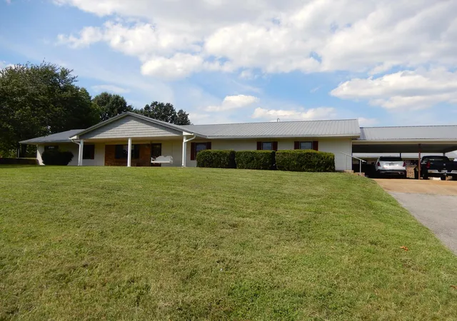 Photo 1 of Single family home for sale at 1875 State Route 384, Mayfield, KY 42066 | MLS# 26019260 | Listing updated on 2026-09-14
