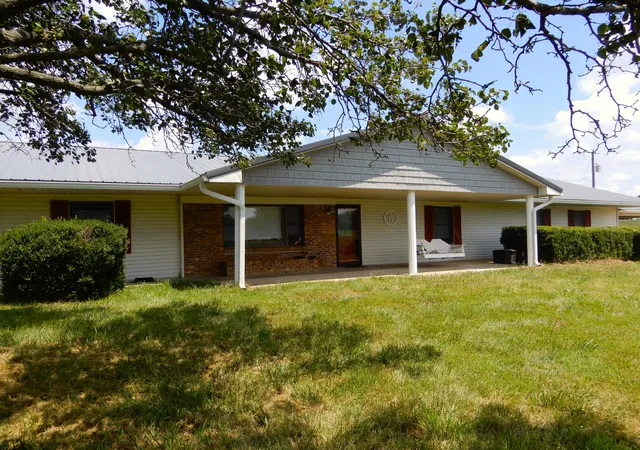 Photo 3 of Single family home for sale at 1875 State Route 384, Mayfield, KY 42066 | MLS# 26019260 | Listing updated on 2026-09-14