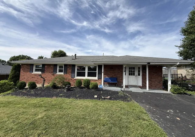 Photo 1 of Single family home for sale at 528 Estes Dr, Winchester, KY 40391 | MLS# 26018492 | Listing updated on 2026-08-26