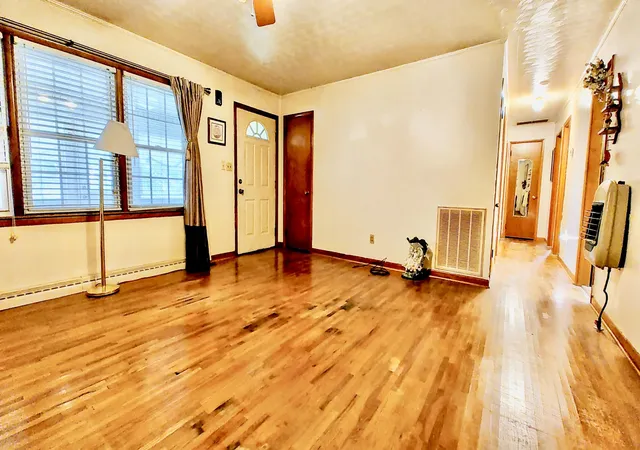 Photo 4 of Single family home for sale at 410 Pecan Dr, Clinton, KY 42031 | MLS# 26018965 | Listing updated on 2026-09-09