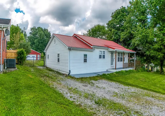 Photo 2 of Single family home for sale at 25 Terry Rd, Stanford, KY 40484 | MLS# 26019116 | Listing updated on 2026-08-20