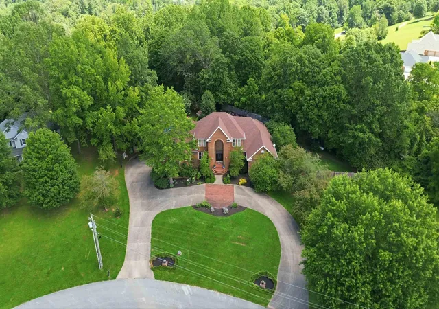 Photo 3 of Sale Pending at 425 Woodside Dr, Somerset, KY 42503 | MLS# 26019029 | Listing updated on 2026-09-13