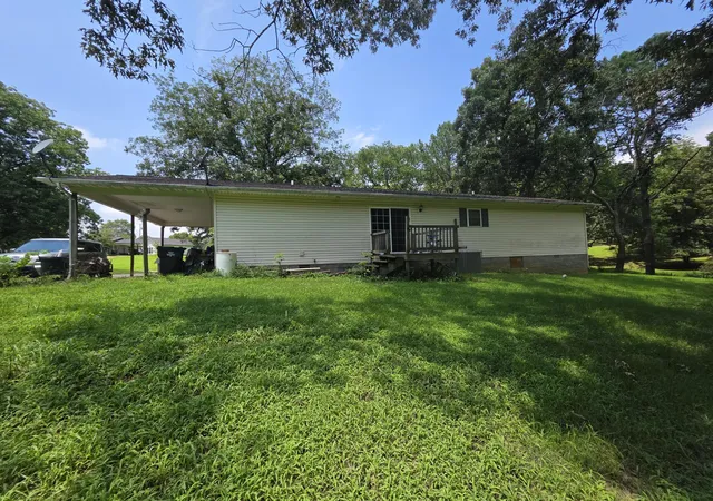 Photo 4 of Sale Pending at 120 Pinecreek Ln, Murray, KY 42071 | MLS# 26018595 | Listing updated on 2026-09-27