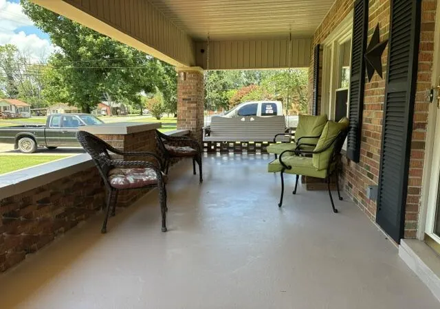 Photo 2 of Single family home for sale at 1306 S 10th Street, Mayfield, KY 42066 | MLS# 26018626 | Listing updated on 2026-09-14