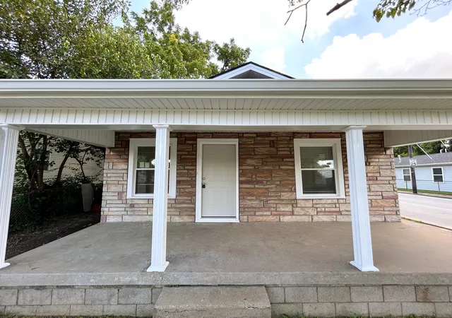 Photo 3 of Sale Pending at 436 Price Rd, Lexington, KY 40508 | MLS# 26018818 | Listing updated on 2026-09-16