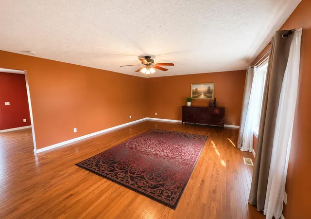 Photo 3 of Sale Pending at 1968 Holly Grv Rd, Corbin, KY 40701 | MLS# 26018581 | Listing updated on 2026-09-01
