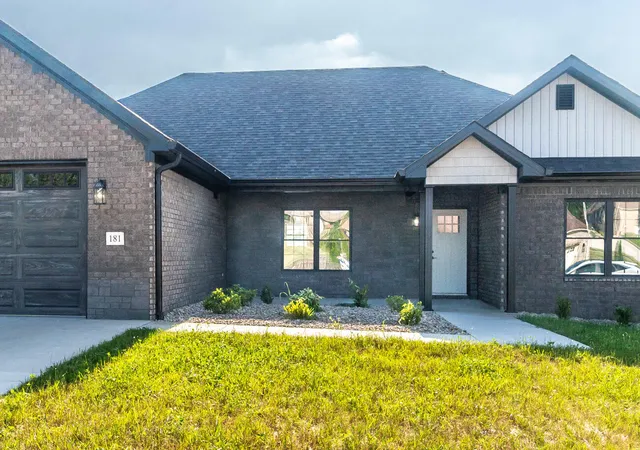 Photo 4 of Single family home for sale at 181 Central Park Ave, Berea, KY 40403 | MLS# 26018585 | Listing updated on 2026-08-18