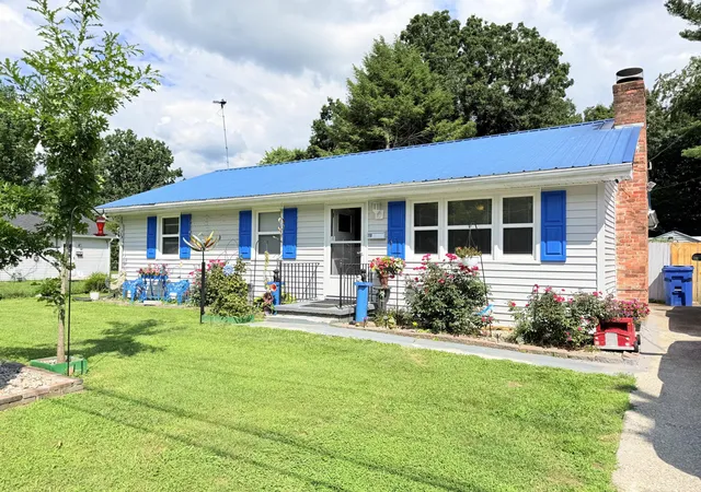 Photo 1 of Single family home for sale at 110 Dinsmore St, Berea, KY 40403 | MLS# 26018644 | Listing updated on 2026-08-22
