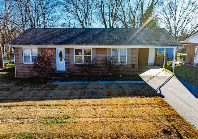 Photo 1 of Single family home for sale at 411 Hershey Dr, Hopkinsville, KY 42240 | MLS# 26018720 | Listing updated on 2026-07-16