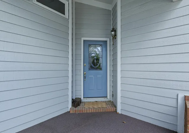 Photo 3 of Sale Pending at 1044 Griffin Gate Dr, Lexington, KY 40511 | MLS# 26019864 | Listing updated on 2026-10-14