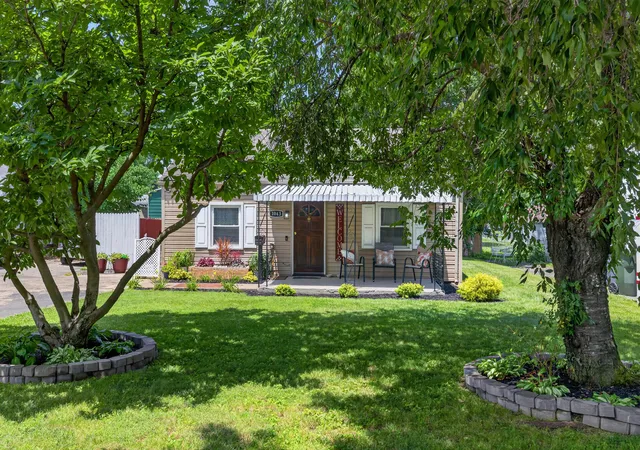 Photo 1 of Single family home for sale at 1043 Marcellus Dr, Lexington, KY 40505 | MLS# 26019298 | Listing updated on 2026-09-04