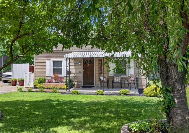 Photo 2 of Single family home for sale at 1043 Marcellus Dr, Lexington, KY 40505 | MLS# 26019298 | Listing updated on 2026-09-04