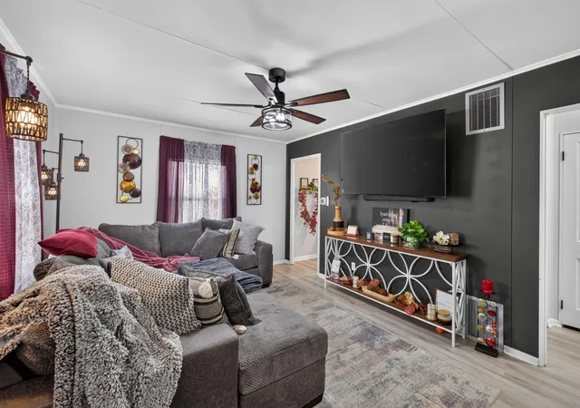 Photo 4 of Single family home for sale at 1043 Marcellus Dr, Lexington, KY 40505 | MLS# 26019298 | Listing updated on 2026-09-04