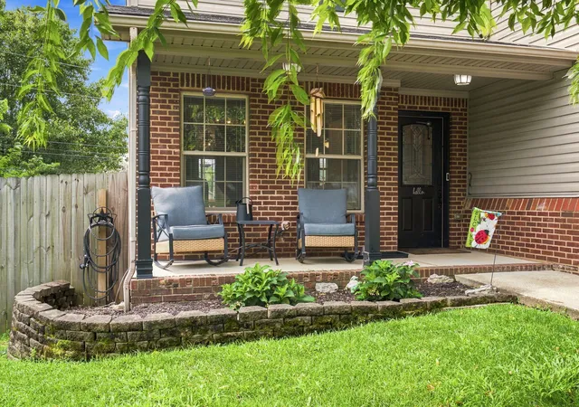 Single family home for sale at 404 E Ridge Dr, Nicholasville, KY 40356 | MLS# 26019901