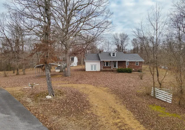 Photo 4 of Single family home for sale at 178 Lawson Ln, Benton, KY 42025 | MLS# 26018883 | Listing updated on 2026-08-31