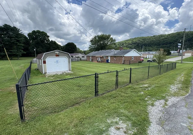 Photo 4 of Single family home for sale at 755 Barnesburg Rd, Somerset, KY 42503 | MLS# 26018698 | Listing updated on 2026-07-16