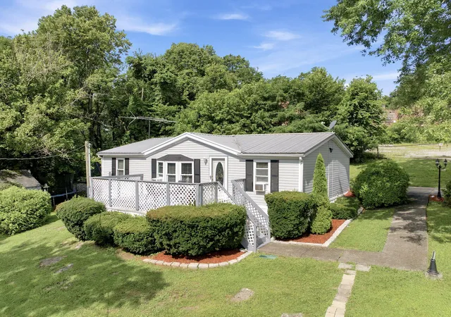 Photo 2 of Single family home for sale at 203 College St, Sadieville, KY 40370 | MLS# 26018728 | Listing updated on 2026-08-21