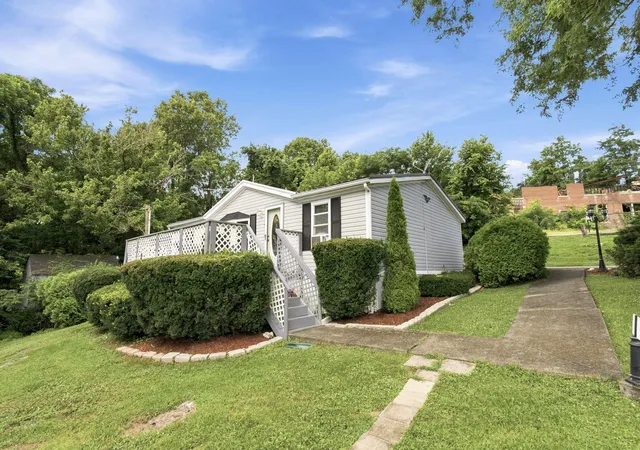 Photo 4 of Single family home for sale at 203 College St, Sadieville, KY 40370 | MLS# 26018728 | Listing updated on 2026-08-21