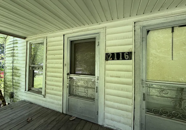 Photo 3 of Single family home for sale at 2116 Center St, Paducah, KY 42003 | MLS# 26018797 | Listing updated on 2026-08-06