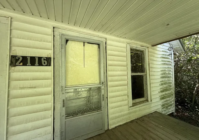 Photo 3 of Single family home for sale at 2116 Center St, Paducah, KY 42003 | MLS# 26018797 | Listing updated on 2026-08-06