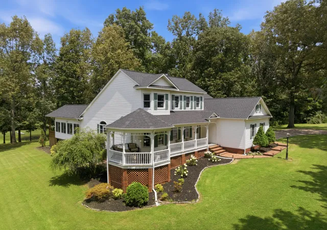 Photo 3 of Sale Pending at 504 Hay Market Cor Rd, Mayfield, KY 42066 | MLS# 26019204 | Listing updated on 2026-10-13